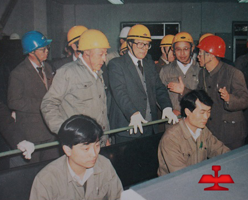 1959年毛澤東同志親切接見(jiàn)全國著(zhù)名勞動(dòng)模范、鞍鋼老英雄孟泰